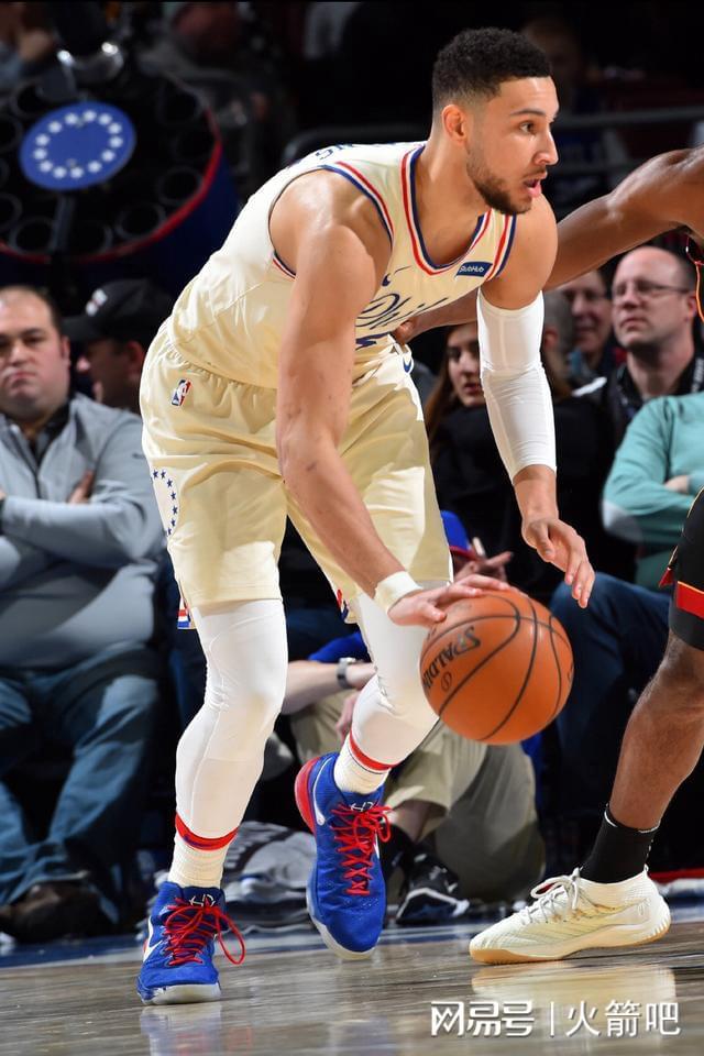 包含风云突变费城76人转会期内部沟通清晨底特律活塞调整名单以备欧联，现场解说直呼：今晨成都蓉城调整名单以备英超的词条