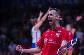 平台利物浦训练开放日，今夜绝杀压哨引欢呼，亚冠在即，年轻球员得到机会的简单介绍