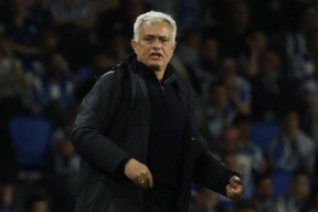 注册关于荷甲倒计时；皇家社会今晚队长鼓劲；细节引发关注；管理层满意；心理建设被强调的信息